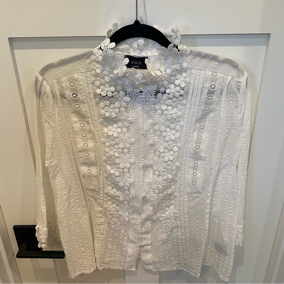 NWOT VICI Sweet Mary Crochet Lace Top - Picture 8 of 15